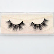 Load image into Gallery viewer, Hand Made Crisscross False Eyelashes
