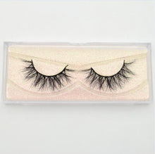 Load image into Gallery viewer, Hand Made Crisscross False Eyelashes