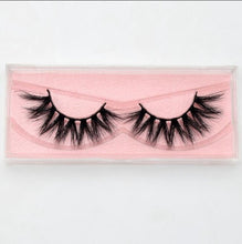 Load image into Gallery viewer, Hand Made Crisscross False Eyelashes
